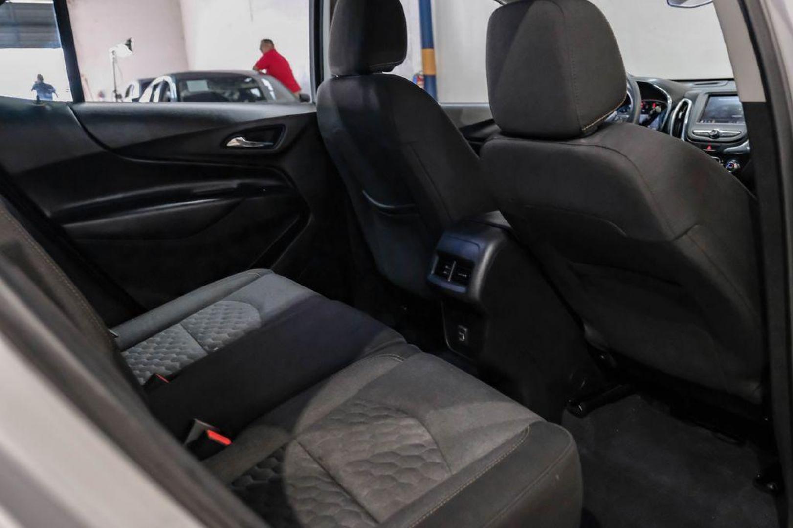 2020 Silver Ice Metallic /Jet Black Chevrolet Equinox LT (2GNAXUEV4L6) with an 1.5L DOHC engine, Automatic transmission, located at 15300 Midway Rd., Addison, TX, 75001, (972) 702-0011, 32.958321, -96.838074 - Photo#36