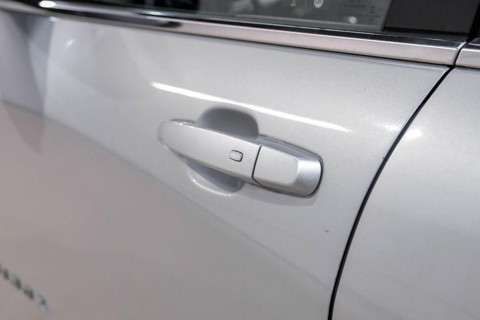 2020 Silver Ice Metallic /Jet Black Chevrolet Equinox LT (2GNAXUEV4L6) with an 1.5L DOHC engine, Automatic transmission, located at 15300 Midway Rd., Addison, TX, 75001, (972) 702-0011, 32.958321, -96.838074 - Photo#40