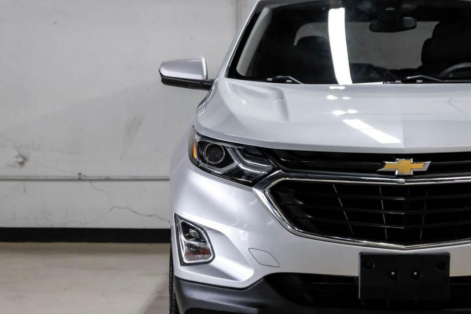 2020 Silver Ice Metallic /Jet Black Chevrolet Equinox LT (2GNAXUEV4L6) with an 1.5L DOHC engine, Automatic transmission, located at 15300 Midway Rd., Addison, TX, 75001, (972) 702-0011, 32.958321, -96.838074 - Photo#47