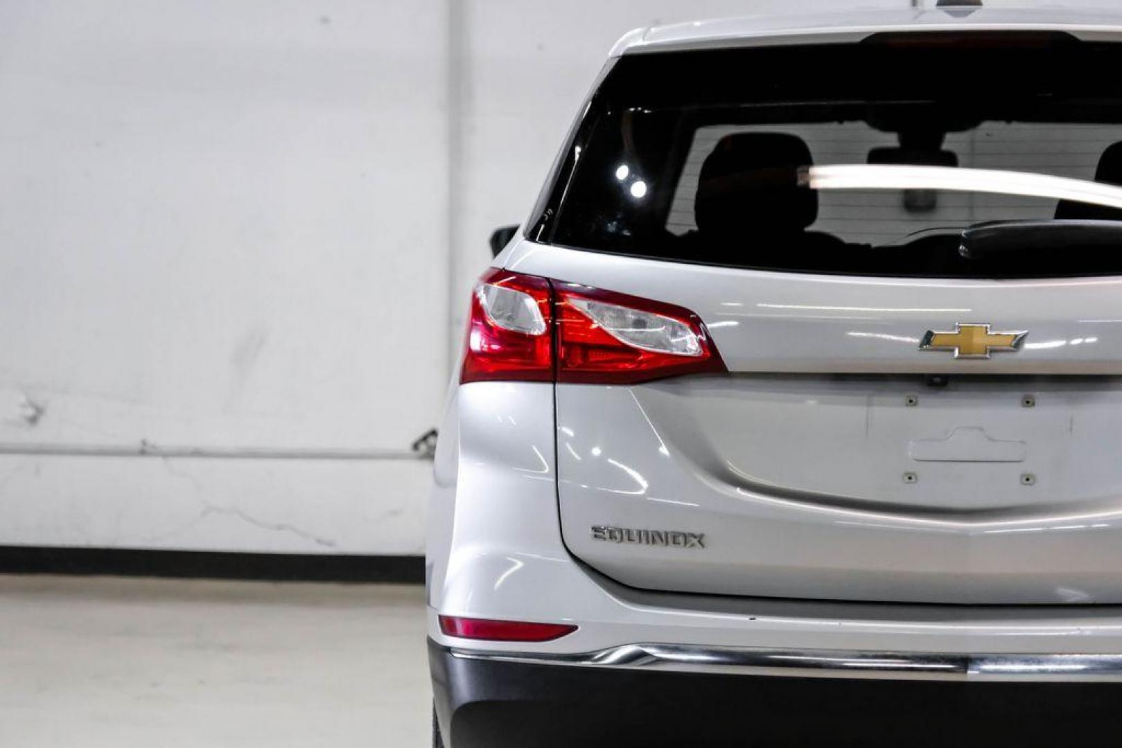 2020 Silver Ice Metallic /Jet Black Chevrolet Equinox LT (2GNAXUEV4L6) with an 1.5L DOHC engine, Automatic transmission, located at 15300 Midway Rd., Addison, TX, 75001, (972) 702-0011, 32.958321, -96.838074 - Photo#49