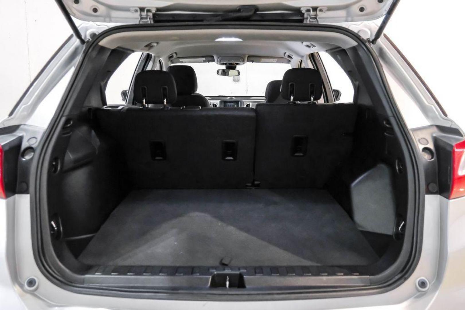 2020 Silver Ice Metallic /Jet Black Chevrolet Equinox LT (2GNAXUEV4L6) with an 1.5L DOHC engine, Automatic transmission, located at 15300 Midway Rd., Addison, TX, 75001, (972) 702-0011, 32.958321, -96.838074 - Photo#54