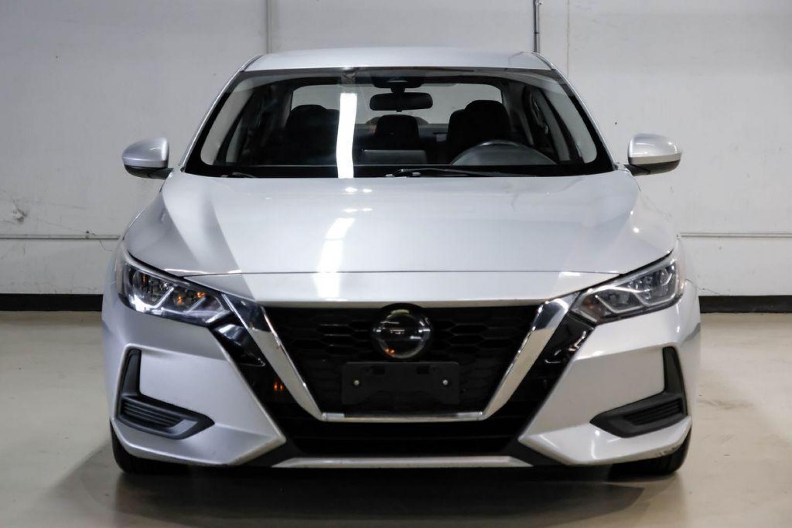 2021 Brilliant Silver Metallic /Charcoal Nissan Sentra SV (3N1AB8CV9MY) with an 2.0L DOHC engine, CVT transmission, located at 15300 Midway Rd., Addison, TX, 75001, (972) 702-0011, 32.958321, -96.838074 - Photo#4