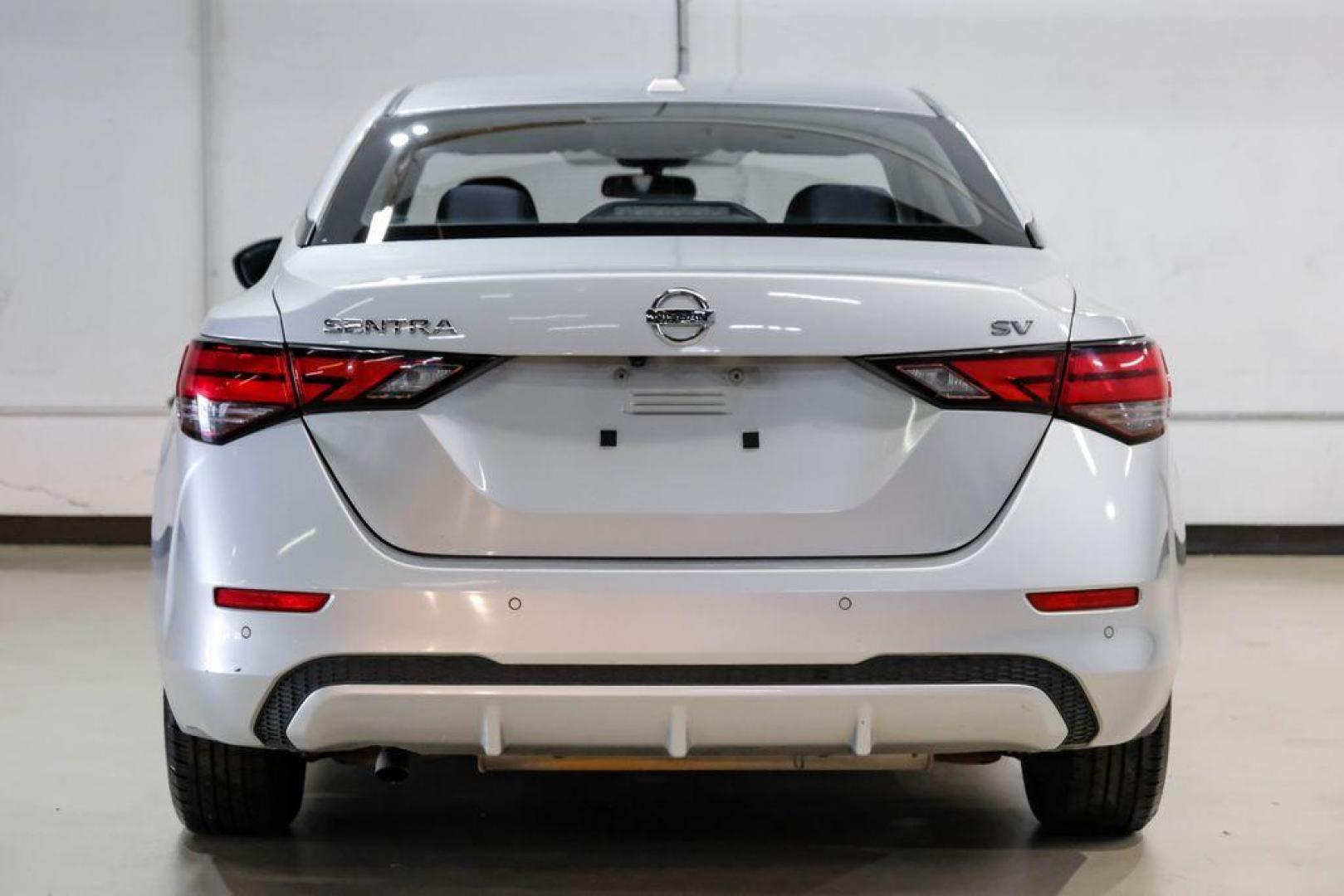 2021 Brilliant Silver Metallic /Charcoal Nissan Sentra SV (3N1AB8CV9MY) with an 2.0L DOHC engine, CVT transmission, located at 15300 Midway Rd., Addison, TX, 75001, (972) 702-0011, 32.958321, -96.838074 - Photo#8