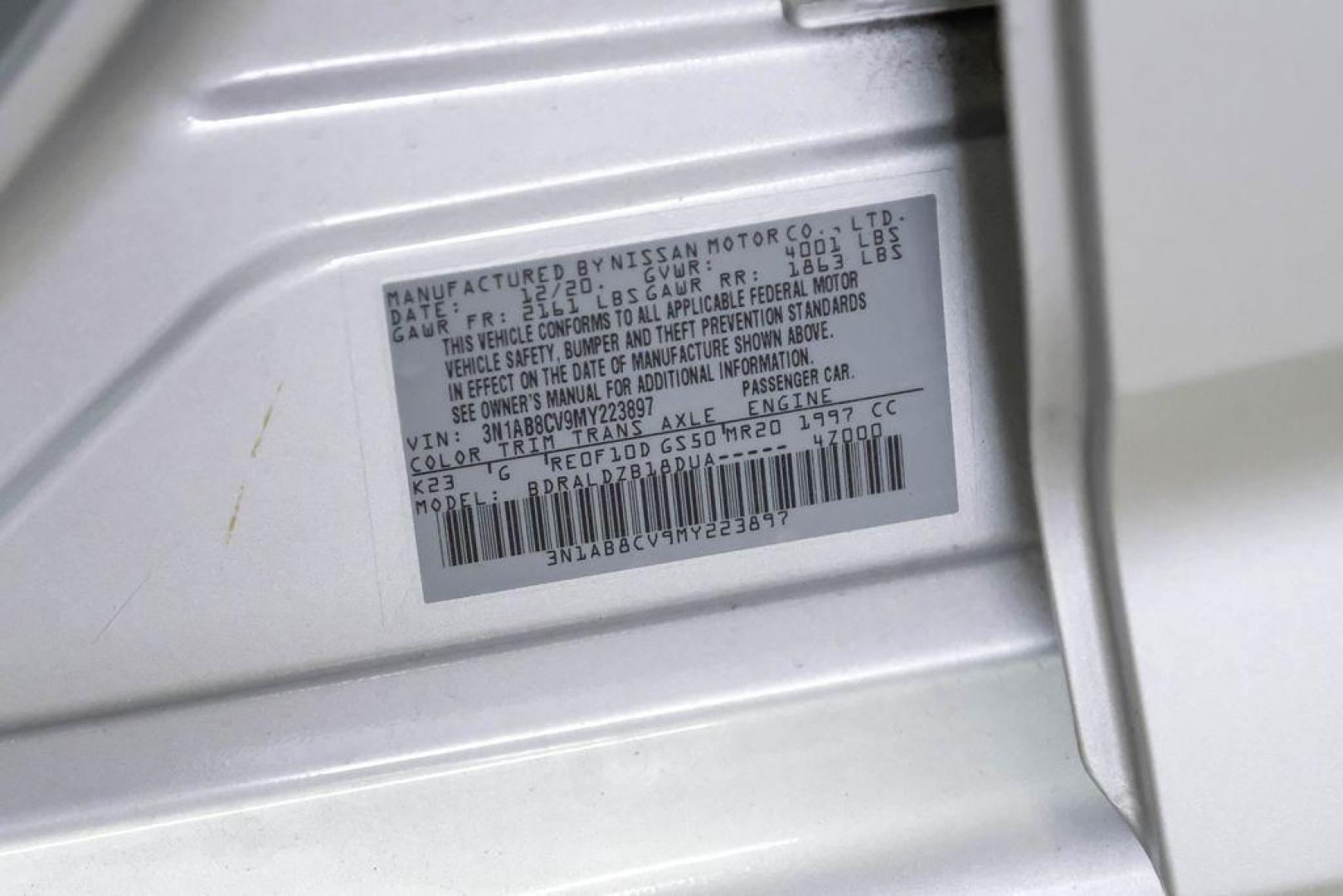 2021 Brilliant Silver Metallic /Charcoal Nissan Sentra SV (3N1AB8CV9MY) with an 2.0L DOHC engine, CVT transmission, located at 15300 Midway Rd., Addison, TX, 75001, (972) 702-0011, 32.958321, -96.838074 - Photo#59