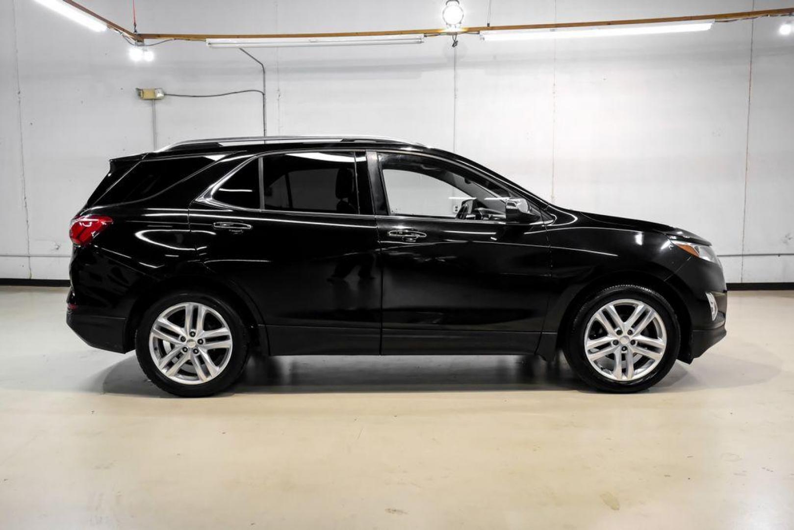 2018 Black Metallic /Jet Black Chevrolet Equinox Premier (3GNAXMEV4JL) with an 1.5L DOHC engine, Automatic transmission, located at 15300 Midway Rd., Addison, TX, 75001, (972) 702-0011, 32.958321, -96.838074 - Photo#6