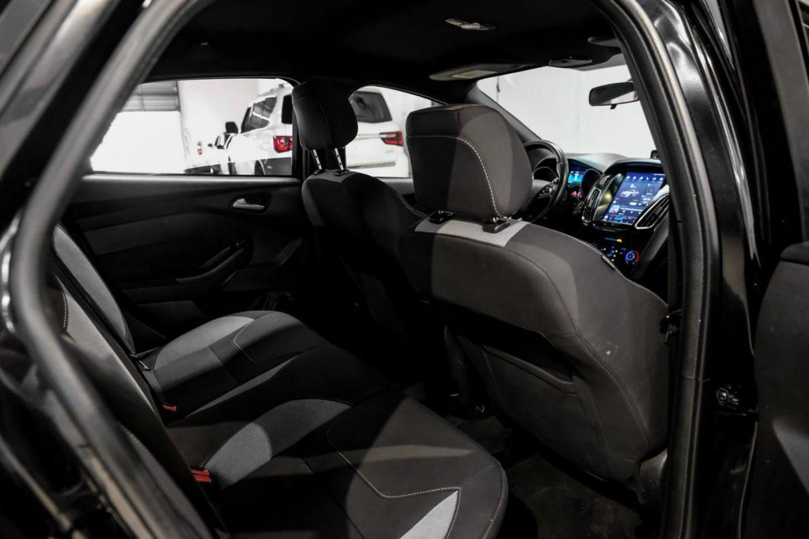 2015 Tuxedo Black /Black Ford Focus ST (1FADP3L97FL) with an EcoBoost 2.0L I4 GTDi DOHC Turbocharged VCT engine, Manual transmission, located at 15300 Midway Rd., Addison, TX, 75001, (972) 702-0011, 32.958321, -96.838074 - Photo#30