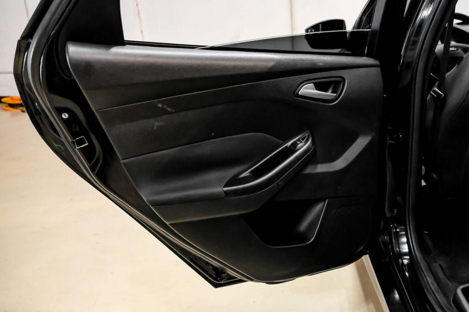 2015 Tuxedo Black /Black Ford Focus ST (1FADP3L97FL) with an EcoBoost 2.0L I4 GTDi DOHC Turbocharged VCT engine, Manual transmission, located at 15300 Midway Rd., Addison, TX, 75001, (972) 702-0011, 32.958321, -96.838074 - Photo#38