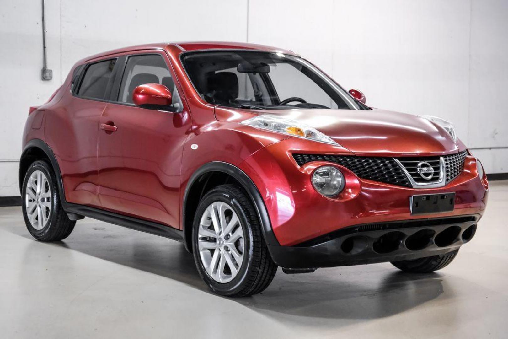 2013 Cayenne Red /Black Nissan Juke SV (JN8AF5MRXDT) with an 1.6L I4 DOHC 16V engine, CVT transmission, located at 15300 Midway Rd., Addison, TX, 75001, (972) 702-0011, 32.958321, -96.838074 - Photo#6