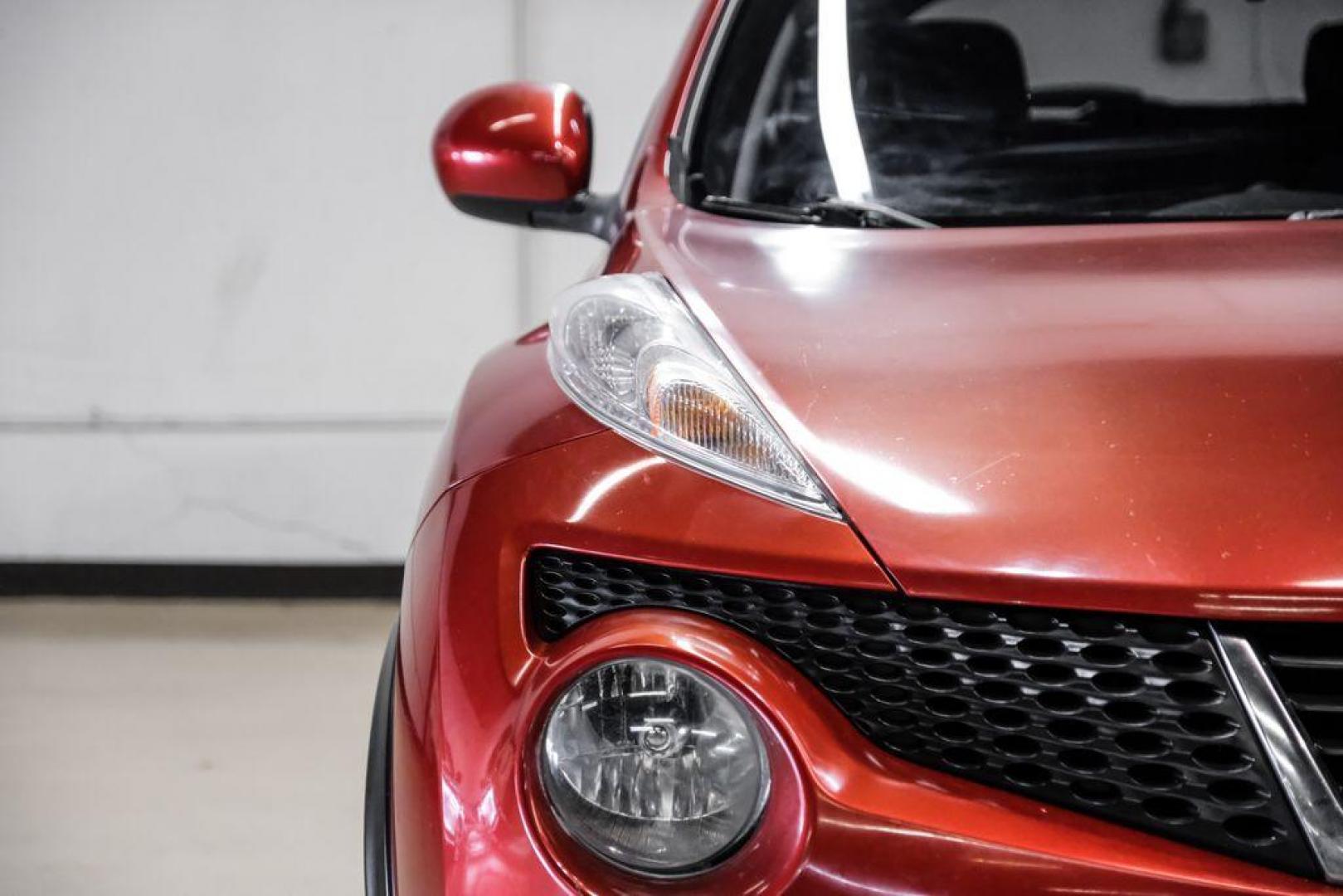 2013 Cayenne Red /Black Nissan Juke SV (JN8AF5MRXDT) with an 1.6L I4 DOHC 16V engine, CVT transmission, located at 15300 Midway Rd., Addison, TX, 75001, (972) 702-0011, 32.958321, -96.838074 - Photo#40