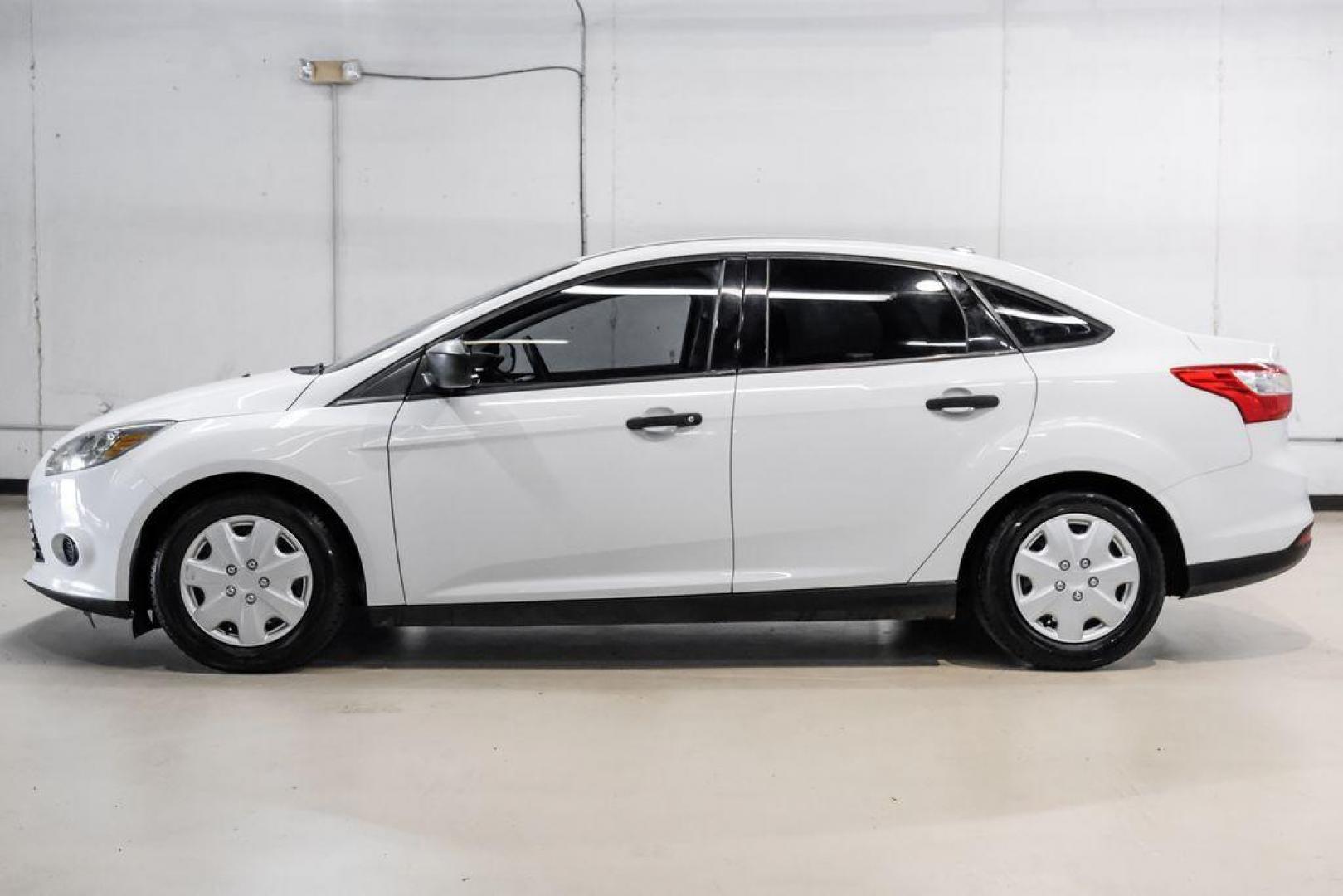 2014 Oxford White /Black Ford Focus S (1FADP3E24EL) with an 2.0L 4-Cylinder DGI Flex Fuel DOHC engine, Automatic transmission, located at 15300 Midway Rd., Addison, TX, 75001, (972) 702-0011, 32.958321, -96.838074 - Photo#10
