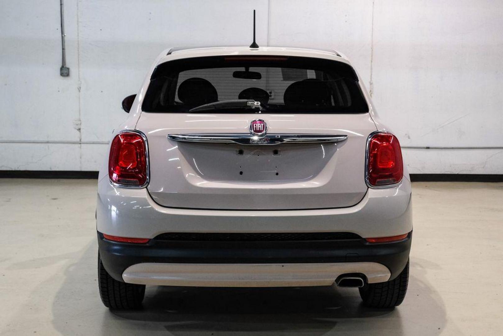 2016 Grigio /Black/Red Fiat 500X Easy (ZFBCFXBT2GP) with an 2.4L I4 MultiAir engine, Automatic transmission, located at 15300 Midway Rd., Addison, TX, 75001, (972) 702-0011, 32.958321, -96.838074 - Photo#8