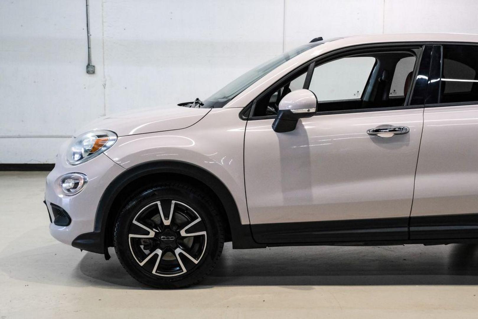 2016 Grigio /Black/Red Fiat 500X Easy (ZFBCFXBT2GP) with an 2.4L I4 MultiAir engine, Automatic transmission, located at 15300 Midway Rd., Addison, TX, 75001, (972) 702-0011, 32.958321, -96.838074 - Photo#11