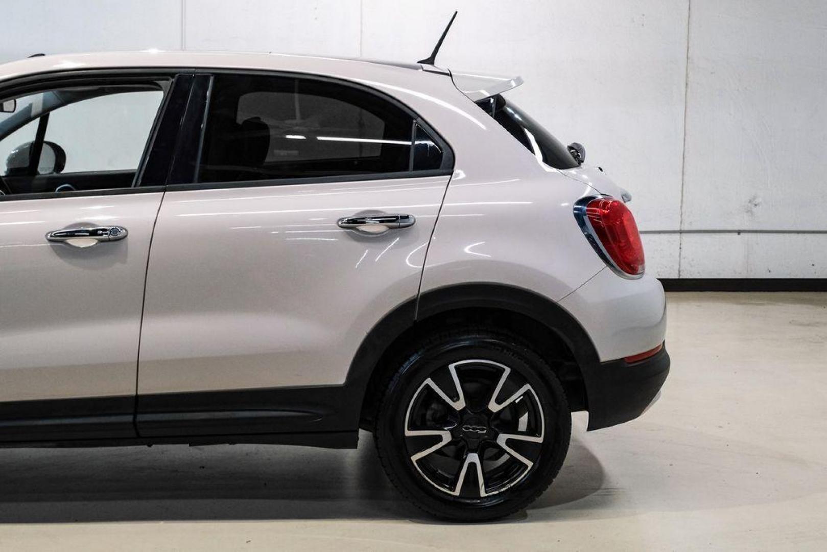 2016 Grigio /Black/Red Fiat 500X Easy (ZFBCFXBT2GP) with an 2.4L I4 MultiAir engine, Automatic transmission, located at 15300 Midway Rd., Addison, TX, 75001, (972) 702-0011, 32.958321, -96.838074 - Photo#12