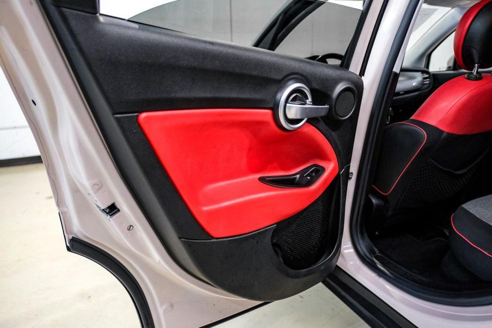 2016 Grigio /Black/Red Fiat 500X Easy (ZFBCFXBT2GP) with an 2.4L I4 MultiAir engine, Automatic transmission, located at 15300 Midway Rd., Addison, TX, 75001, (972) 702-0011, 32.958321, -96.838074 - Photo#43