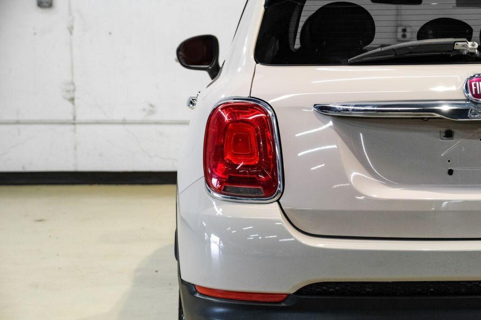 2016 Grigio /Black/Red Fiat 500X Easy (ZFBCFXBT2GP) with an 2.4L I4 MultiAir engine, Automatic transmission, located at 15300 Midway Rd., Addison, TX, 75001, (972) 702-0011, 32.958321, -96.838074 - Photo#46