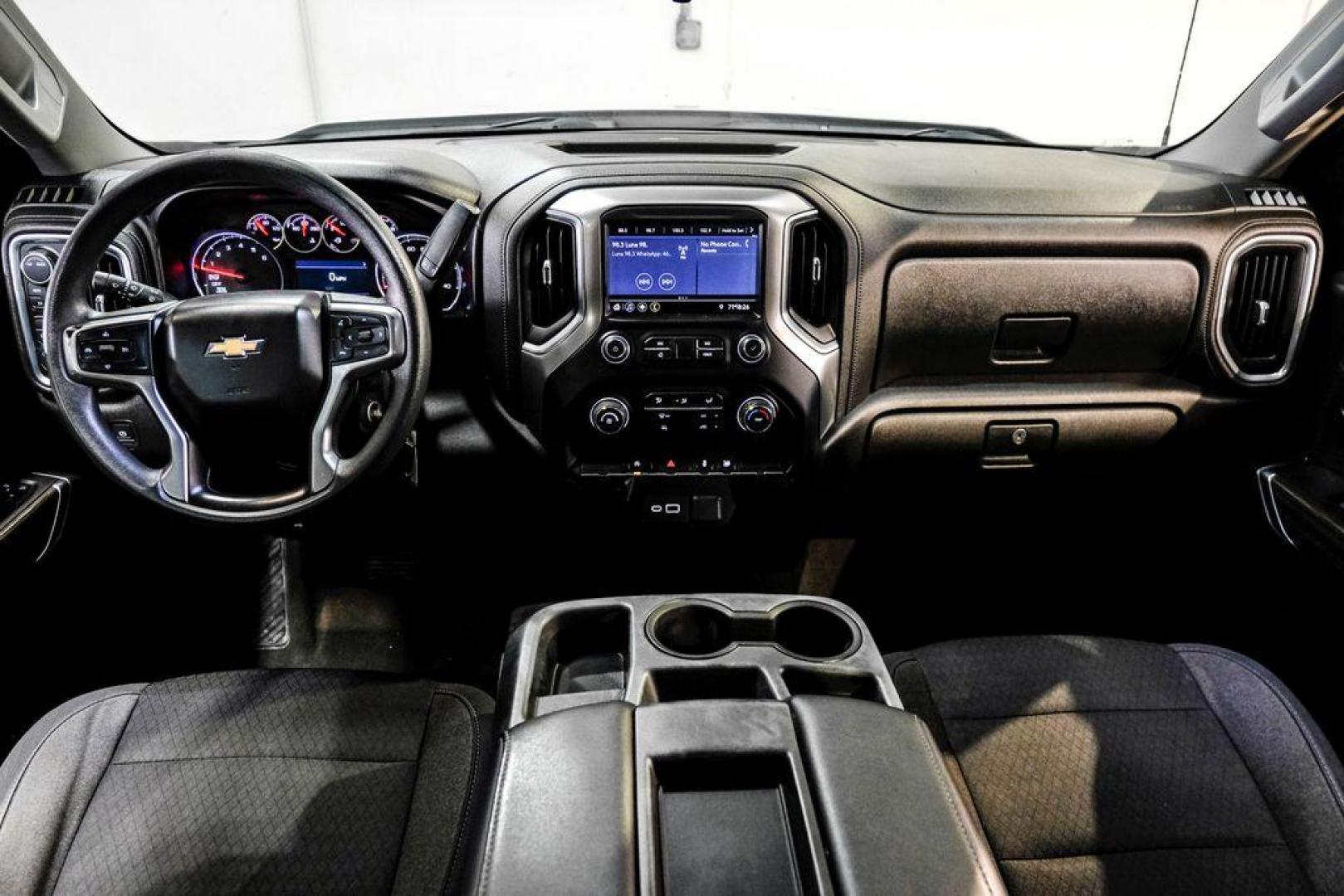 2020 Silver Ice Metallic /Jet Black Chevrolet Silverado 1500 LT (1GCRYDED0LZ) with an EcoTec3 5.3L V8 engine, Automatic transmission, located at 15300 Midway Rd., Addison, TX, 75001, (972) 702-0011, 32.958321, -96.838074 - Photo#14