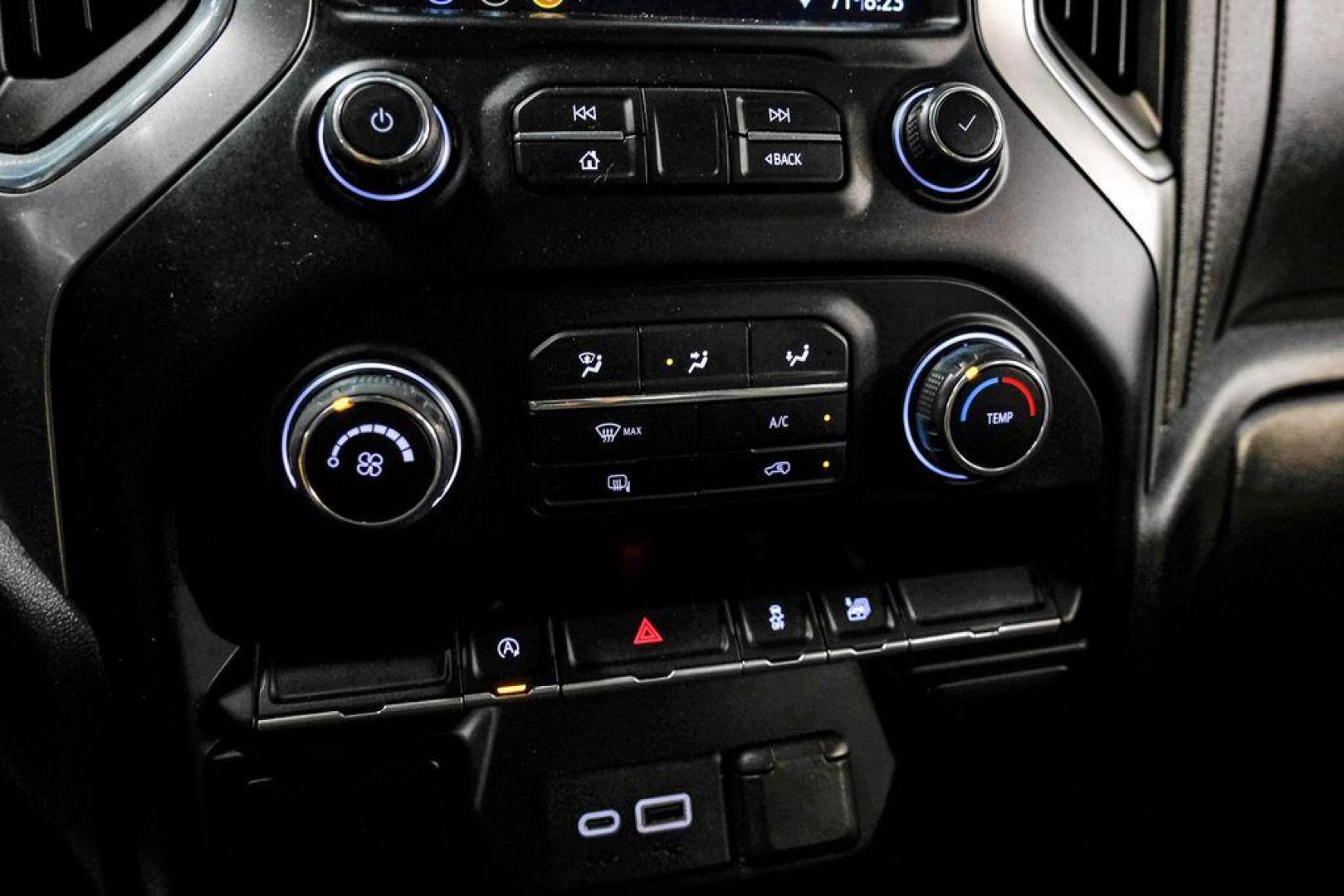 2020 Silver Ice Metallic /Jet Black Chevrolet Silverado 1500 LT (1GCRYDED0LZ) with an EcoTec3 5.3L V8 engine, Automatic transmission, located at 15300 Midway Rd., Addison, TX, 75001, (972) 702-0011, 32.958321, -96.838074 - Photo#21