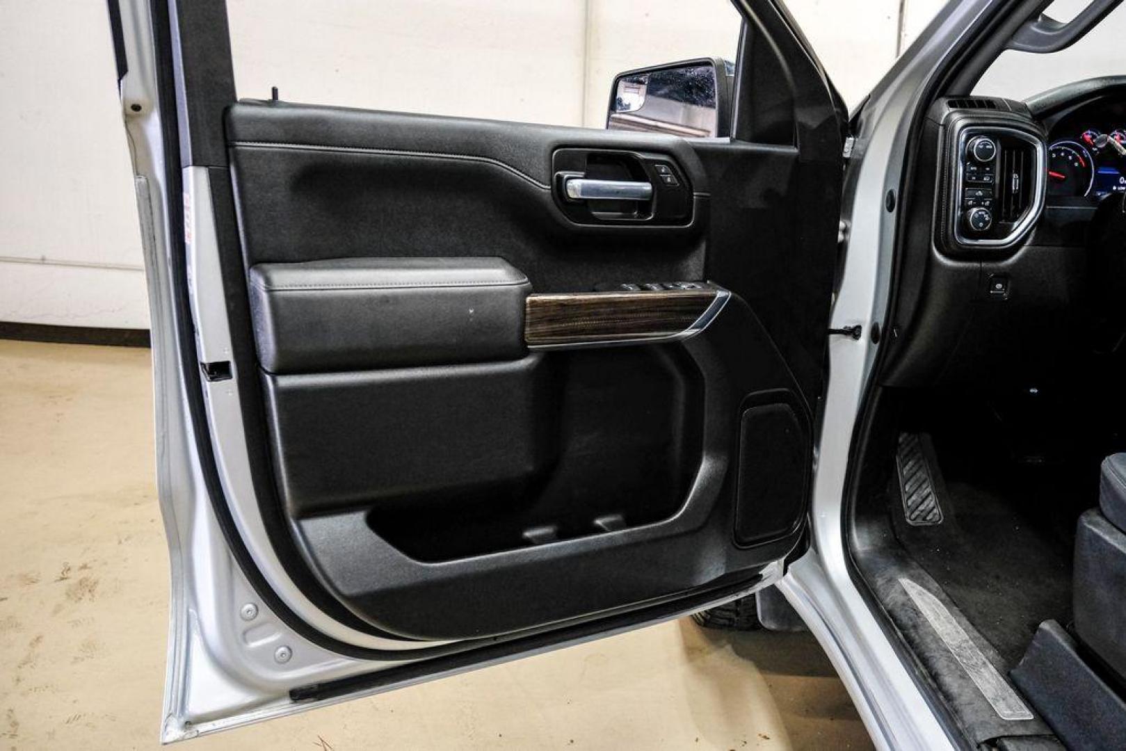 2020 Silver Ice Metallic /Jet Black Chevrolet Silverado 1500 LT (1GCRYDED0LZ) with an EcoTec3 5.3L V8 engine, Automatic transmission, located at 15300 Midway Rd., Addison, TX, 75001, (972) 702-0011, 32.958321, -96.838074 - Photo#36