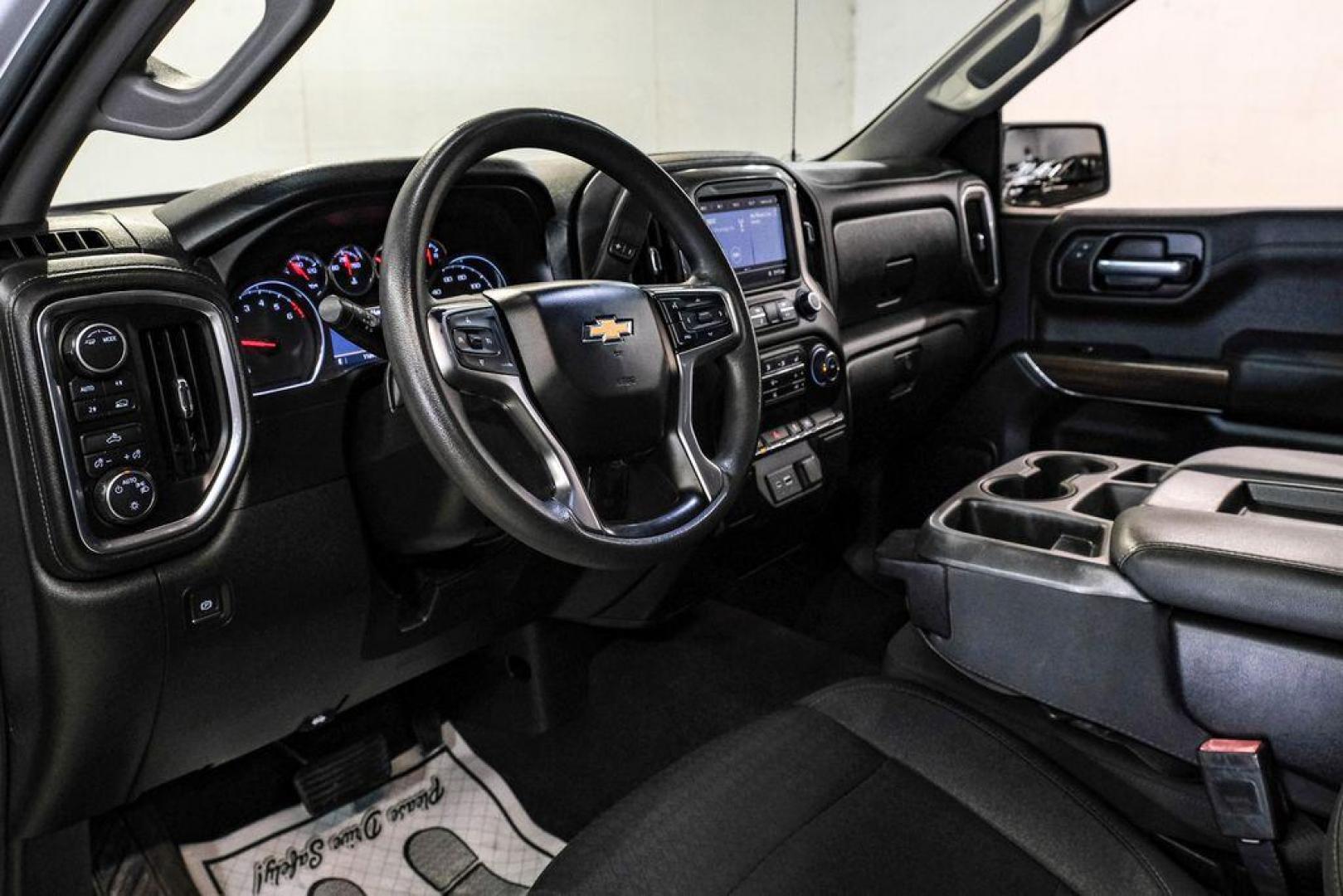 2020 Silver Ice Metallic /Jet Black Chevrolet Silverado 1500 LT (1GCRYDED0LZ) with an EcoTec3 5.3L V8 engine, Automatic transmission, located at 15300 Midway Rd., Addison, TX, 75001, (972) 702-0011, 32.958321, -96.838074- Photo#2