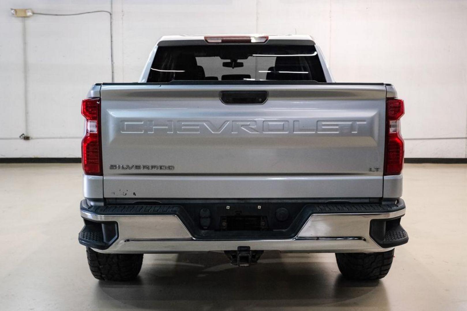 2020 Silver Ice Metallic /Jet Black Chevrolet Silverado 1500 LT (1GCRYDED0LZ) with an EcoTec3 5.3L V8 engine, Automatic transmission, located at 15300 Midway Rd., Addison, TX, 75001, (972) 702-0011, 32.958321, -96.838074- Photo#8