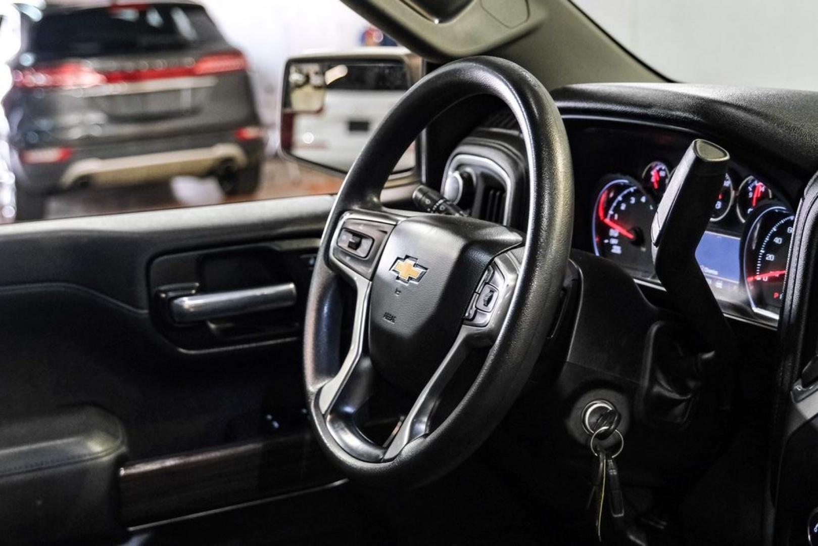 2020 Silver Ice Metallic /Jet Black Chevrolet Silverado 1500 LT (1GCRYDED0LZ) with an EcoTec3 5.3L V8 engine, Automatic transmission, located at 15300 Midway Rd., Addison, TX, 75001, (972) 702-0011, 32.958321, -96.838074- Photo#14