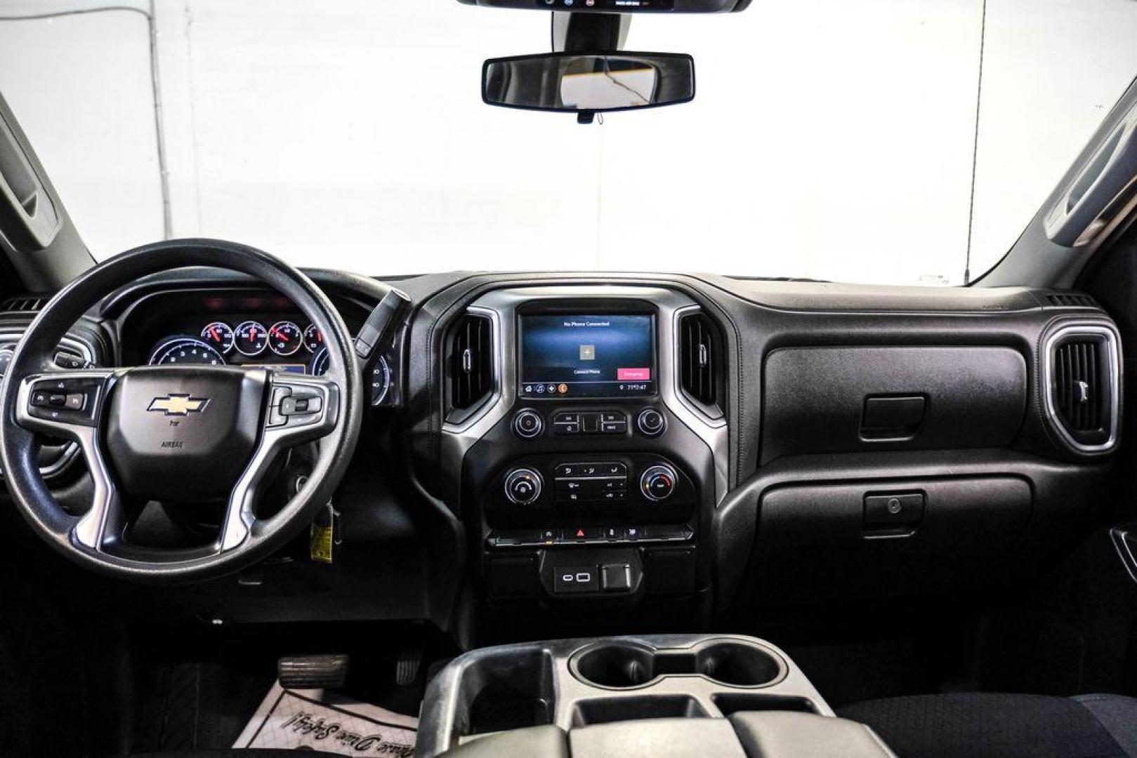 2020 Silver Ice Metallic /Jet Black Chevrolet Silverado 1500 LT (1GCRYDED0LZ) with an EcoTec3 5.3L V8 engine, Automatic transmission, located at 15300 Midway Rd., Addison, TX, 75001, (972) 702-0011, 32.958321, -96.838074- Photo#15