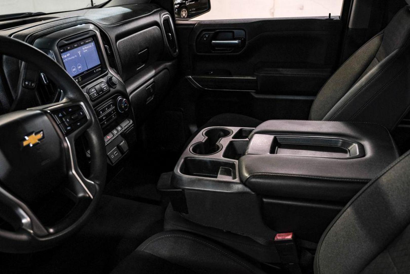 2020 Silver Ice Metallic /Jet Black Chevrolet Silverado 1500 LT (1GCRYDED0LZ) with an EcoTec3 5.3L V8 engine, Automatic transmission, located at 15300 Midway Rd., Addison, TX, 75001, (972) 702-0011, 32.958321, -96.838074- Photo#23