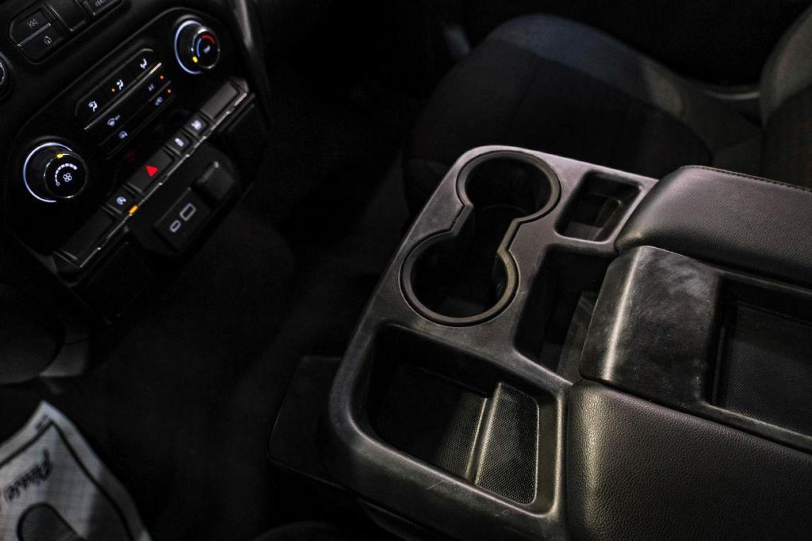 2020 Silver Ice Metallic /Jet Black Chevrolet Silverado 1500 LT (1GCRYDED0LZ) with an EcoTec3 5.3L V8 engine, Automatic transmission, located at 15300 Midway Rd., Addison, TX, 75001, (972) 702-0011, 32.958321, -96.838074- Photo#24