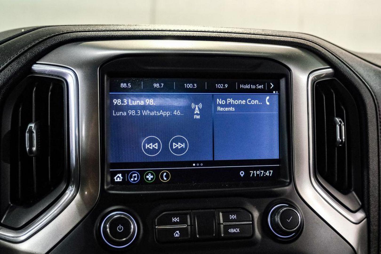 2020 Silver Ice Metallic /Jet Black Chevrolet Silverado 1500 LT (1GCRYDED0LZ) with an EcoTec3 5.3L V8 engine, Automatic transmission, located at 15300 Midway Rd., Addison, TX, 75001, (972) 702-0011, 32.958321, -96.838074- Photo#27