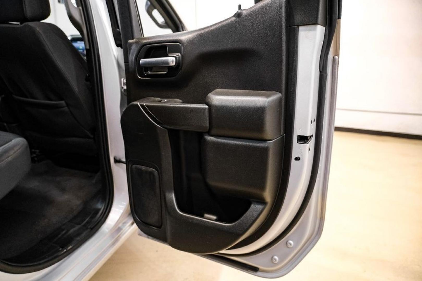 2020 Silver Ice Metallic /Jet Black Chevrolet Silverado 1500 LT (1GCRYDED0LZ) with an EcoTec3 5.3L V8 engine, Automatic transmission, located at 15300 Midway Rd., Addison, TX, 75001, (972) 702-0011, 32.958321, -96.838074- Photo#45