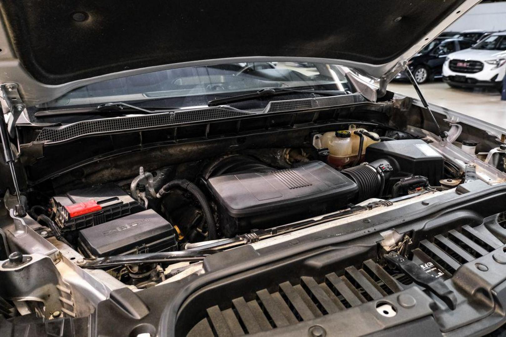 2020 Silver Ice Metallic /Jet Black Chevrolet Silverado 1500 LT (1GCRYDED0LZ) with an EcoTec3 5.3L V8 engine, Automatic transmission, located at 15300 Midway Rd., Addison, TX, 75001, (972) 702-0011, 32.958321, -96.838074- Photo#50