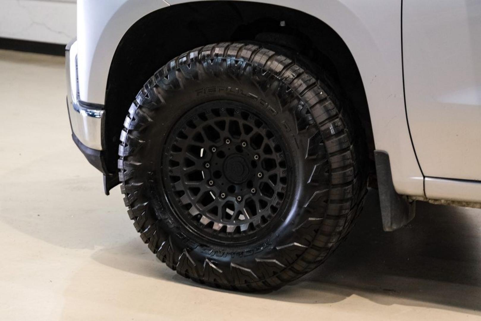 2020 Silver Ice Metallic /Jet Black Chevrolet Silverado 1500 LT (1GCRYDED0LZ) with an EcoTec3 5.3L V8 engine, Automatic transmission, located at 15300 Midway Rd., Addison, TX, 75001, (972) 702-0011, 32.958321, -96.838074- Photo#54