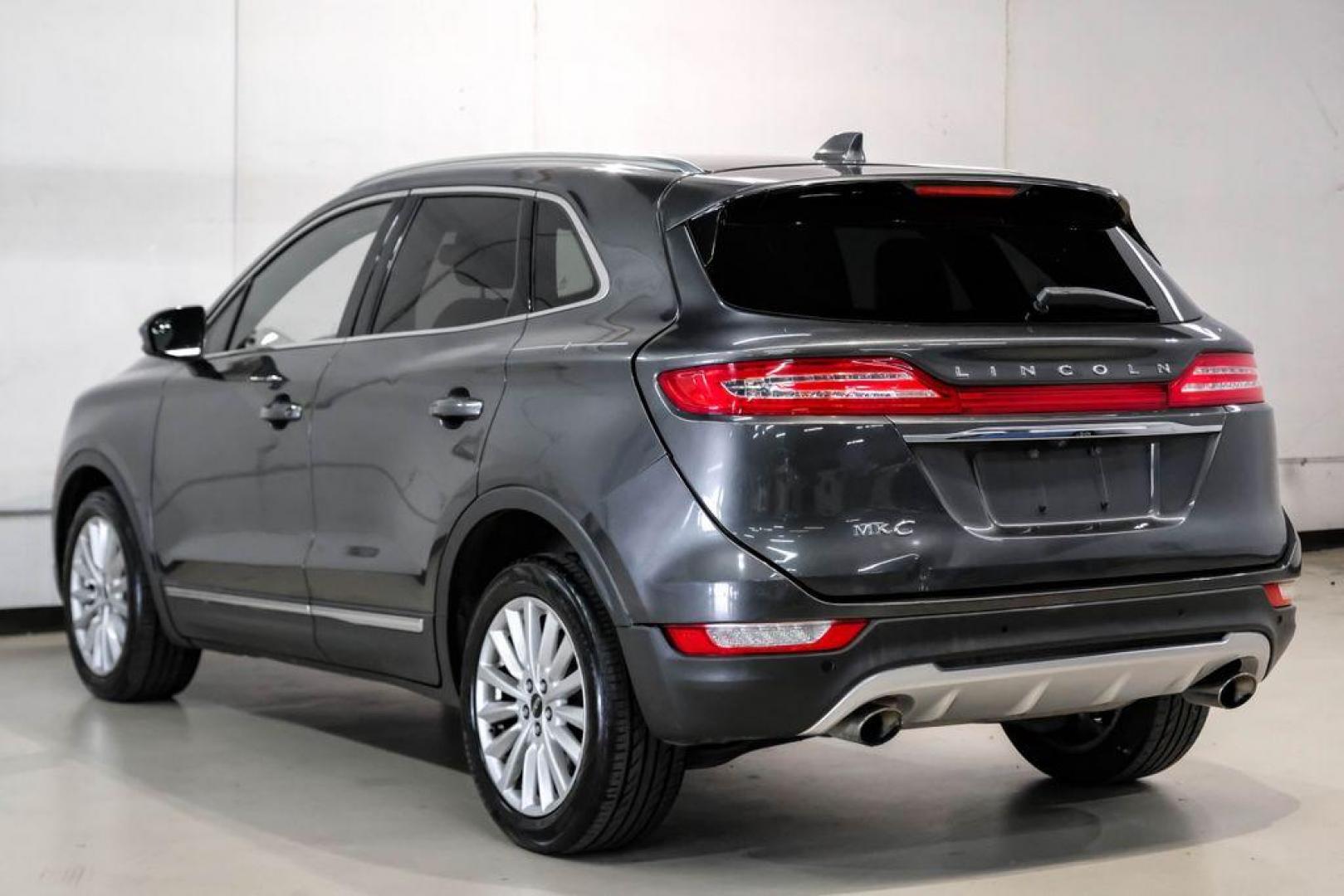 2019 Magnetic Gray Metallic /Ebony Lincoln MKC Standard (5LMCJ1C91KU) with an 2.0L I4 engine, Automatic transmission, located at 15300 Midway Rd., Addison, TX, 75001, (972) 702-0011, 32.958321, -96.838074 - Photo#9