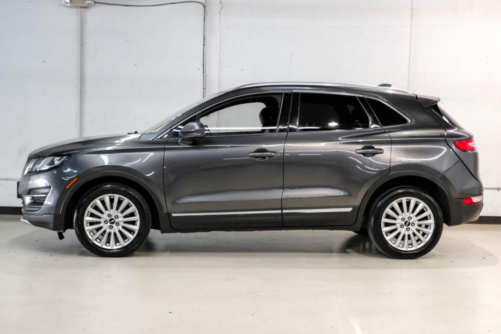 2019 Magnetic Gray Metallic /Ebony Lincoln MKC Standard (5LMCJ1C91KU) with an 2.0L I4 engine, Automatic transmission, located at 15300 Midway Rd., Addison, TX, 75001, (972) 702-0011, 32.958321, -96.838074 - Photo#10