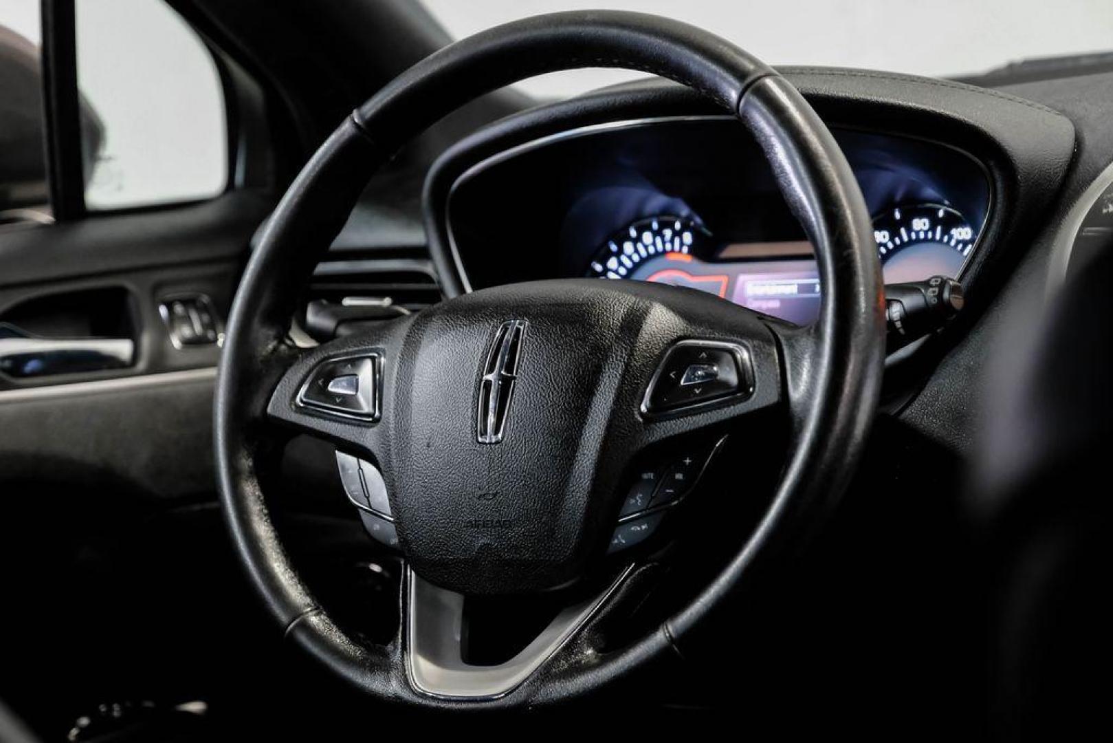 2019 Magnetic Gray Metallic /Ebony Lincoln MKC Standard (5LMCJ1C91KU) with an 2.0L I4 engine, Automatic transmission, located at 15300 Midway Rd., Addison, TX, 75001, (972) 702-0011, 32.958321, -96.838074 - Photo#15