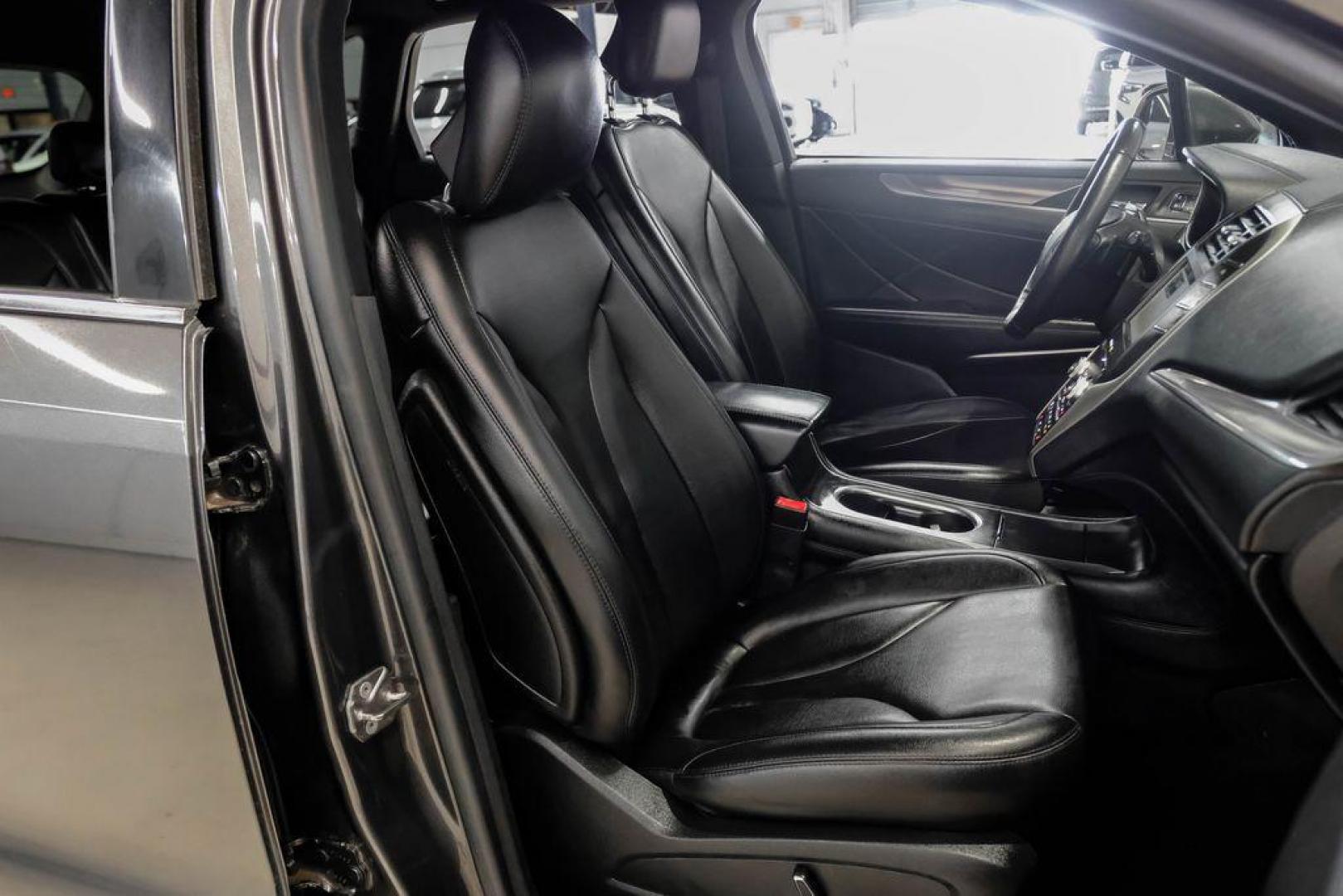 2019 Magnetic Gray Metallic /Ebony Lincoln MKC Standard (5LMCJ1C91KU) with an 2.0L I4 engine, Automatic transmission, located at 15300 Midway Rd., Addison, TX, 75001, (972) 702-0011, 32.958321, -96.838074 - Photo#32