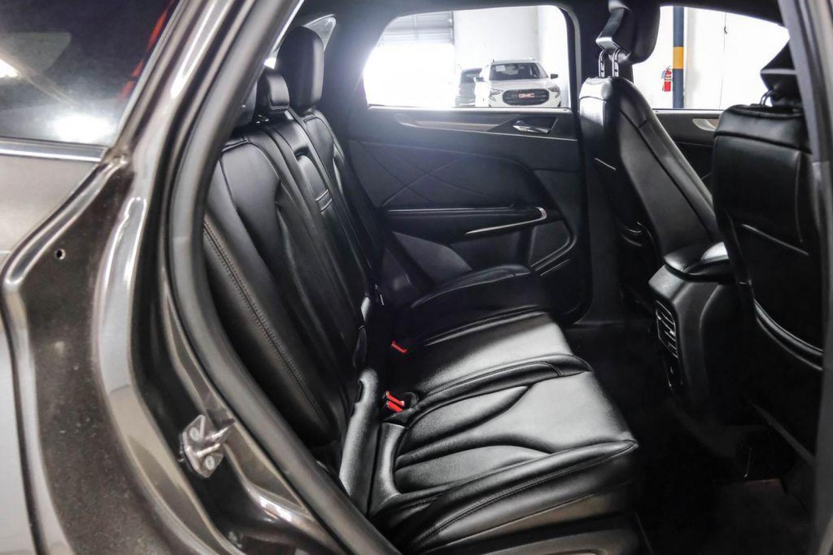 2019 Magnetic Gray Metallic /Ebony Lincoln MKC Standard (5LMCJ1C91KU) with an 2.0L I4 engine, Automatic transmission, located at 15300 Midway Rd., Addison, TX, 75001, (972) 702-0011, 32.958321, -96.838074 - Photo#35