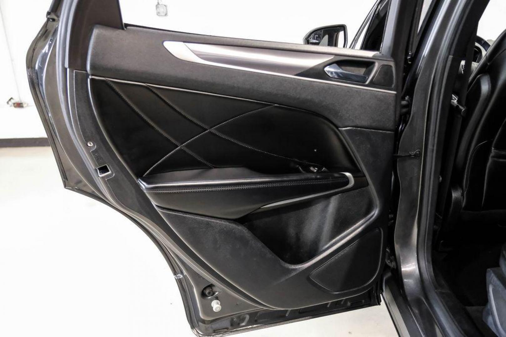2019 Magnetic Gray Metallic /Ebony Lincoln MKC Standard (5LMCJ1C91KU) with an 2.0L I4 engine, Automatic transmission, located at 15300 Midway Rd., Addison, TX, 75001, (972) 702-0011, 32.958321, -96.838074 - Photo#47