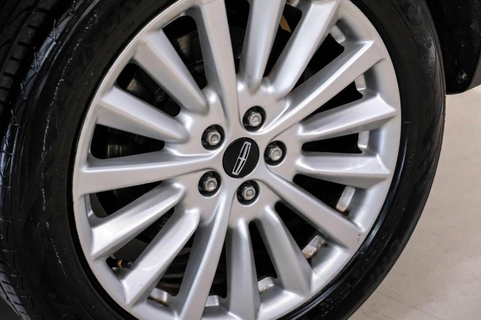2019 Magnetic Gray Metallic /Ebony Lincoln MKC Standard (5LMCJ1C91KU) with an 2.0L I4 engine, Automatic transmission, located at 15300 Midway Rd., Addison, TX, 75001, (972) 702-0011, 32.958321, -96.838074 - Photo#62