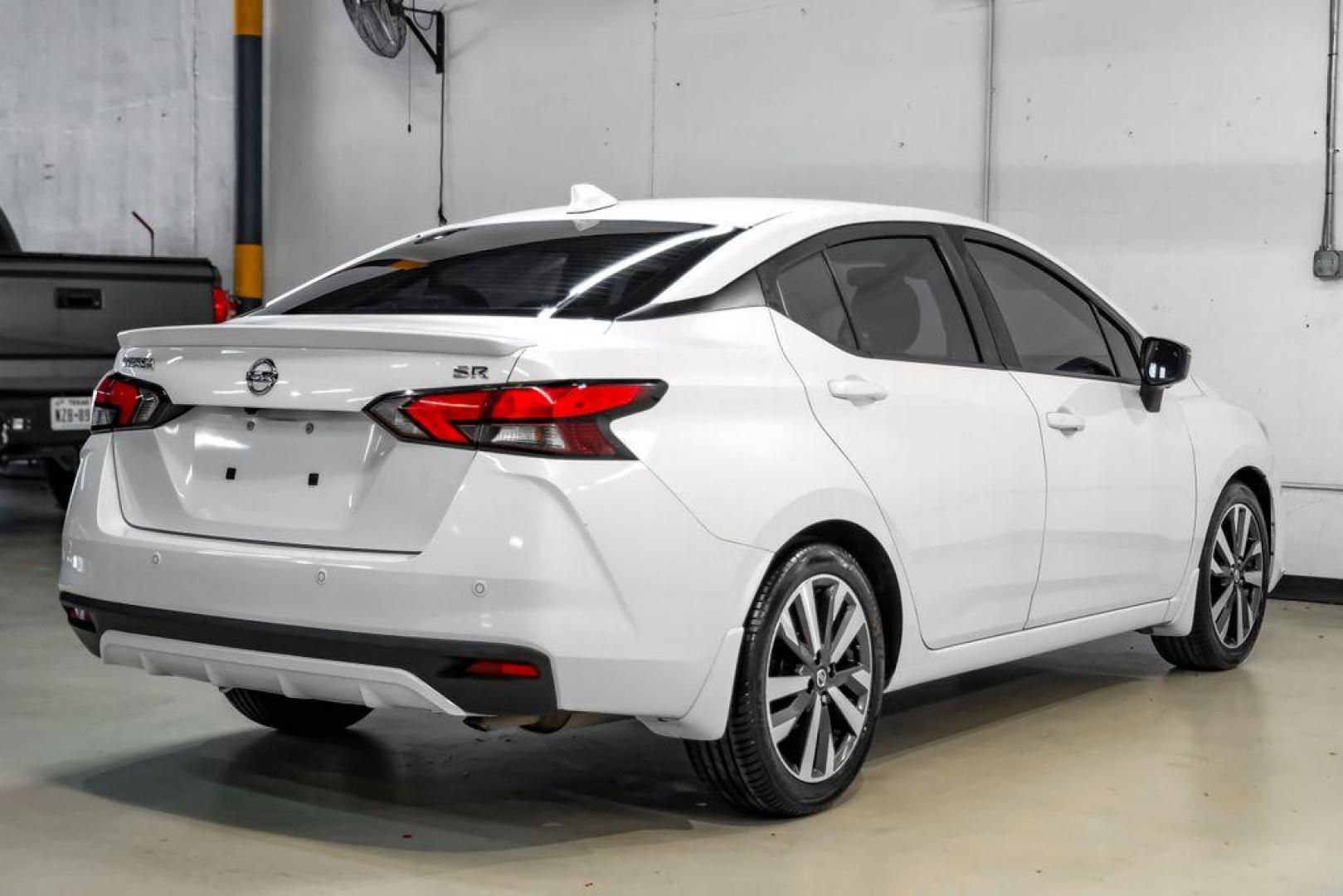2020 Aspen White /Sport Interior Nissan Versa 1.6 SR (3N1CN8FV3LL) with an 1.6L 4-Cylinder DOHC 16V engine, CVT transmission, located at 15300 Midway Rd., Addison, TX, 75001, (972) 702-0011, 32.958321, -96.838074 - Photo#7