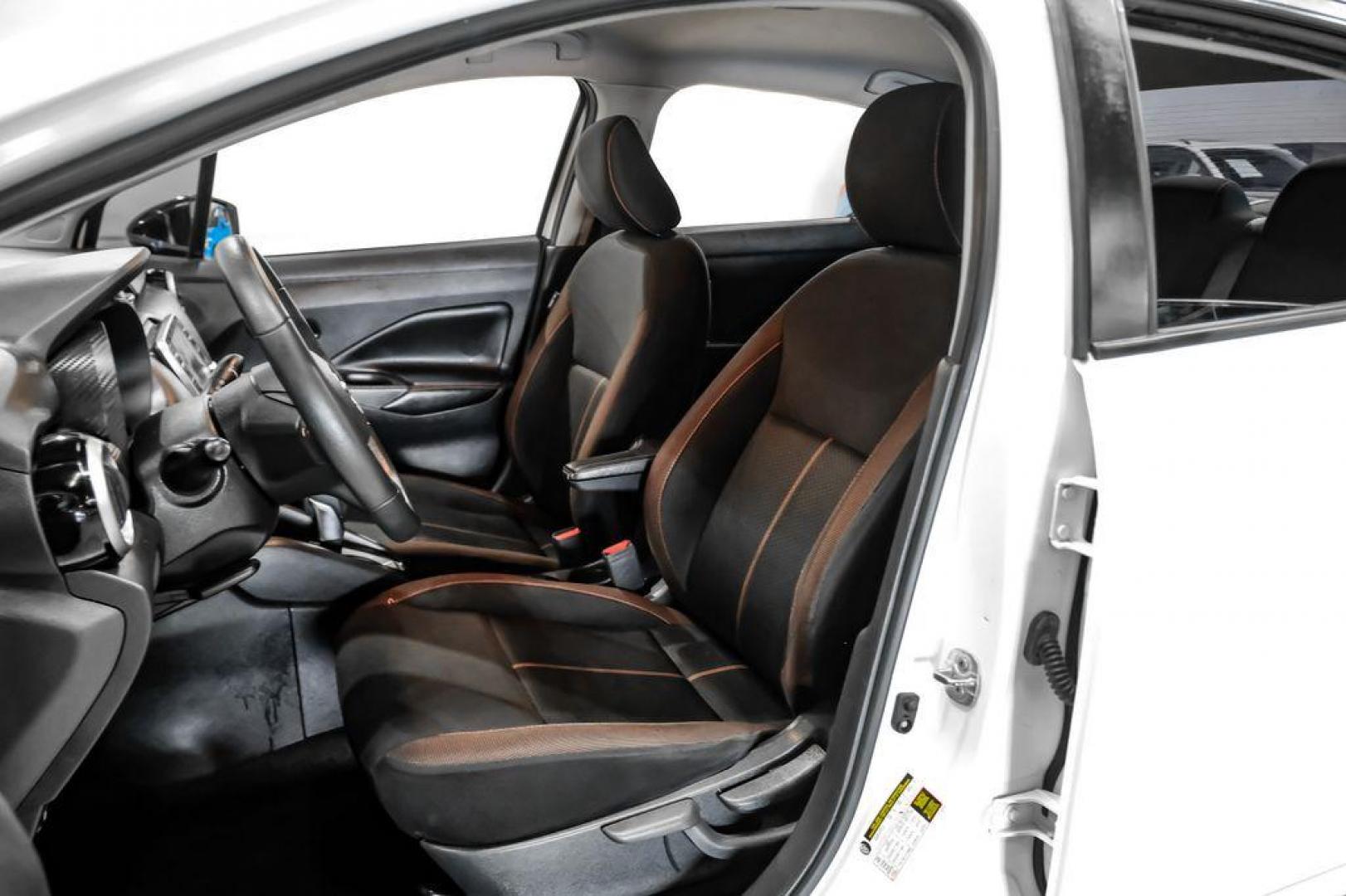 2020 Aspen White /Sport Interior Nissan Versa 1.6 SR (3N1CN8FV3LL) with an 1.6L 4-Cylinder DOHC 16V engine, CVT transmission, located at 15300 Midway Rd., Addison, TX, 75001, (972) 702-0011, 32.958321, -96.838074 - Photo#28