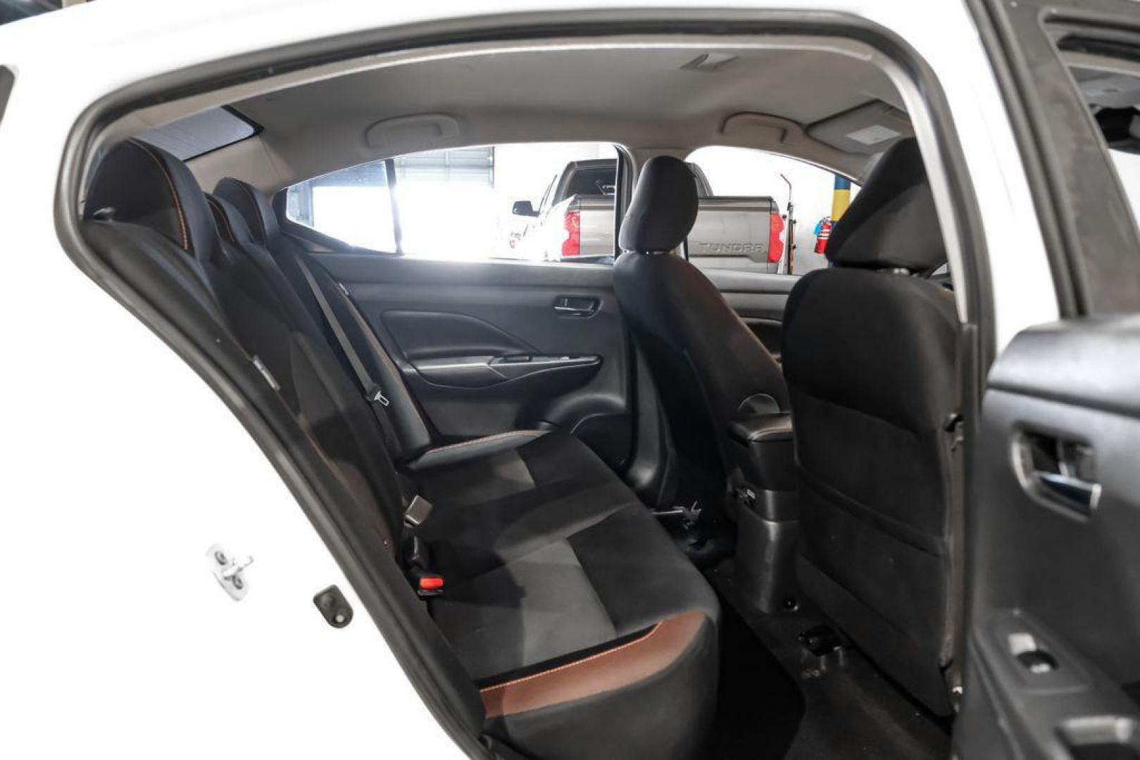 2020 Aspen White /Sport Interior Nissan Versa 1.6 SR (3N1CN8FV3LL) with an 1.6L 4-Cylinder DOHC 16V engine, CVT transmission, located at 15300 Midway Rd., Addison, TX, 75001, (972) 702-0011, 32.958321, -96.838074 - Photo#32