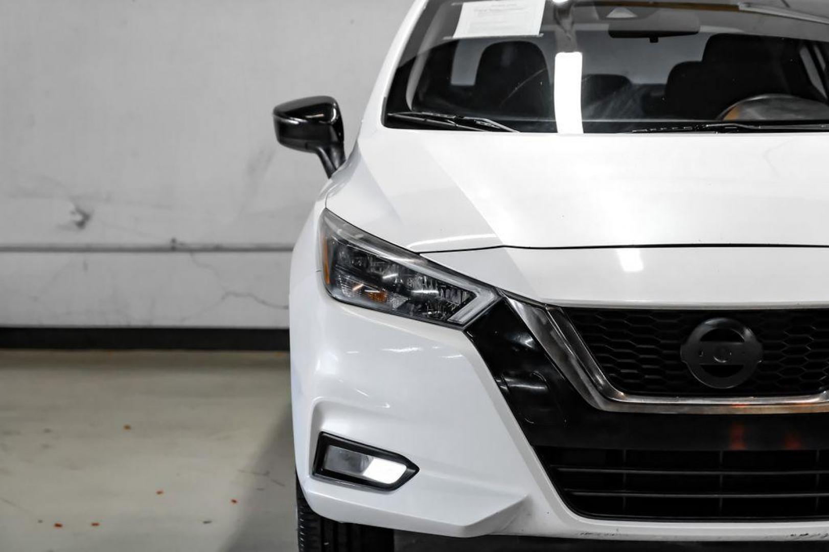 2020 Aspen White /Sport Interior Nissan Versa 1.6 SR (3N1CN8FV3LL) with an 1.6L 4-Cylinder DOHC 16V engine, CVT transmission, located at 15300 Midway Rd., Addison, TX, 75001, (972) 702-0011, 32.958321, -96.838074 - Photo#44