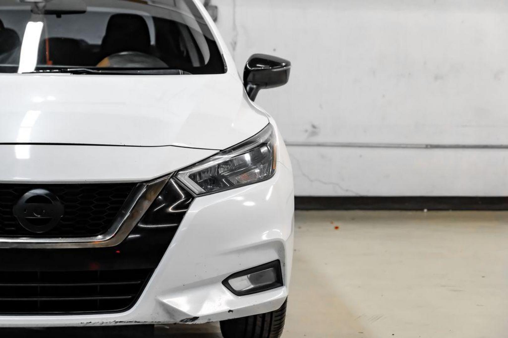 2020 Aspen White /Sport Interior Nissan Versa 1.6 SR (3N1CN8FV3LL) with an 1.6L 4-Cylinder DOHC 16V engine, CVT transmission, located at 15300 Midway Rd., Addison, TX, 75001, (972) 702-0011, 32.958321, -96.838074 - Photo#45