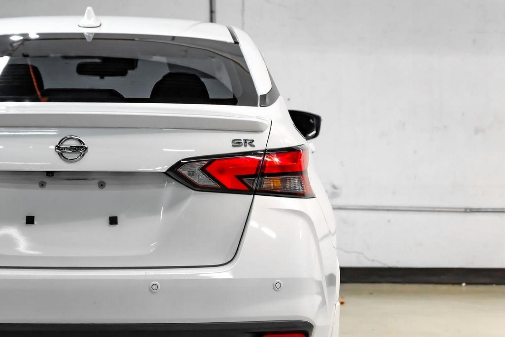 2020 Aspen White /Sport Interior Nissan Versa 1.6 SR (3N1CN8FV3LL) with an 1.6L 4-Cylinder DOHC 16V engine, CVT transmission, located at 15300 Midway Rd., Addison, TX, 75001, (972) 702-0011, 32.958321, -96.838074 - Photo#47
