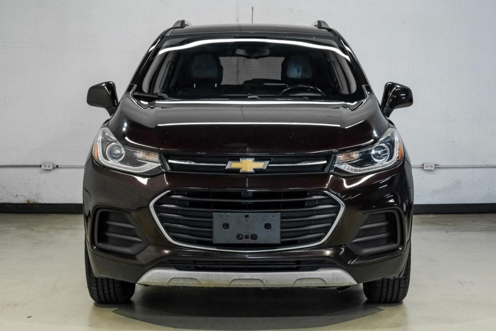 2022 Black Cherry Metallic /Jet Black Chevrolet Trax LT (KL7CJPSM4NB) with an Turbo 1.4L VVT DOHC 4-Cylinder DI SIDI engine, Automatic transmission, located at 15300 Midway Rd., Addison, TX, 75001, (972) 702-0011, 32.958321, -96.838074 - Photo#6