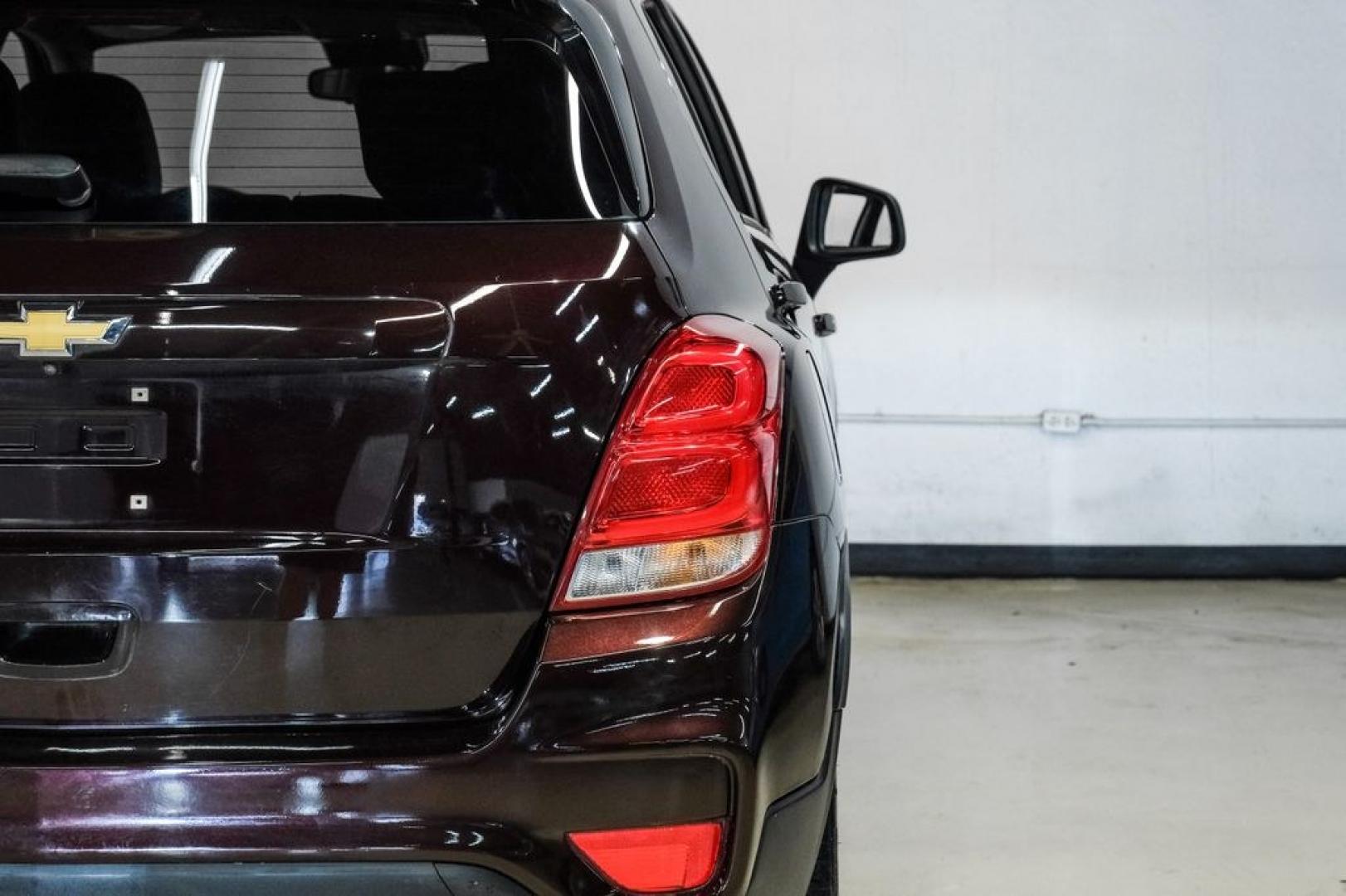 2022 Black Cherry Metallic /Jet Black Chevrolet Trax LT (KL7CJPSM4NB) with an Turbo 1.4L VVT DOHC 4-Cylinder DI SIDI engine, Automatic transmission, located at 15300 Midway Rd., Addison, TX, 75001, (972) 702-0011, 32.958321, -96.838074 - Photo#49