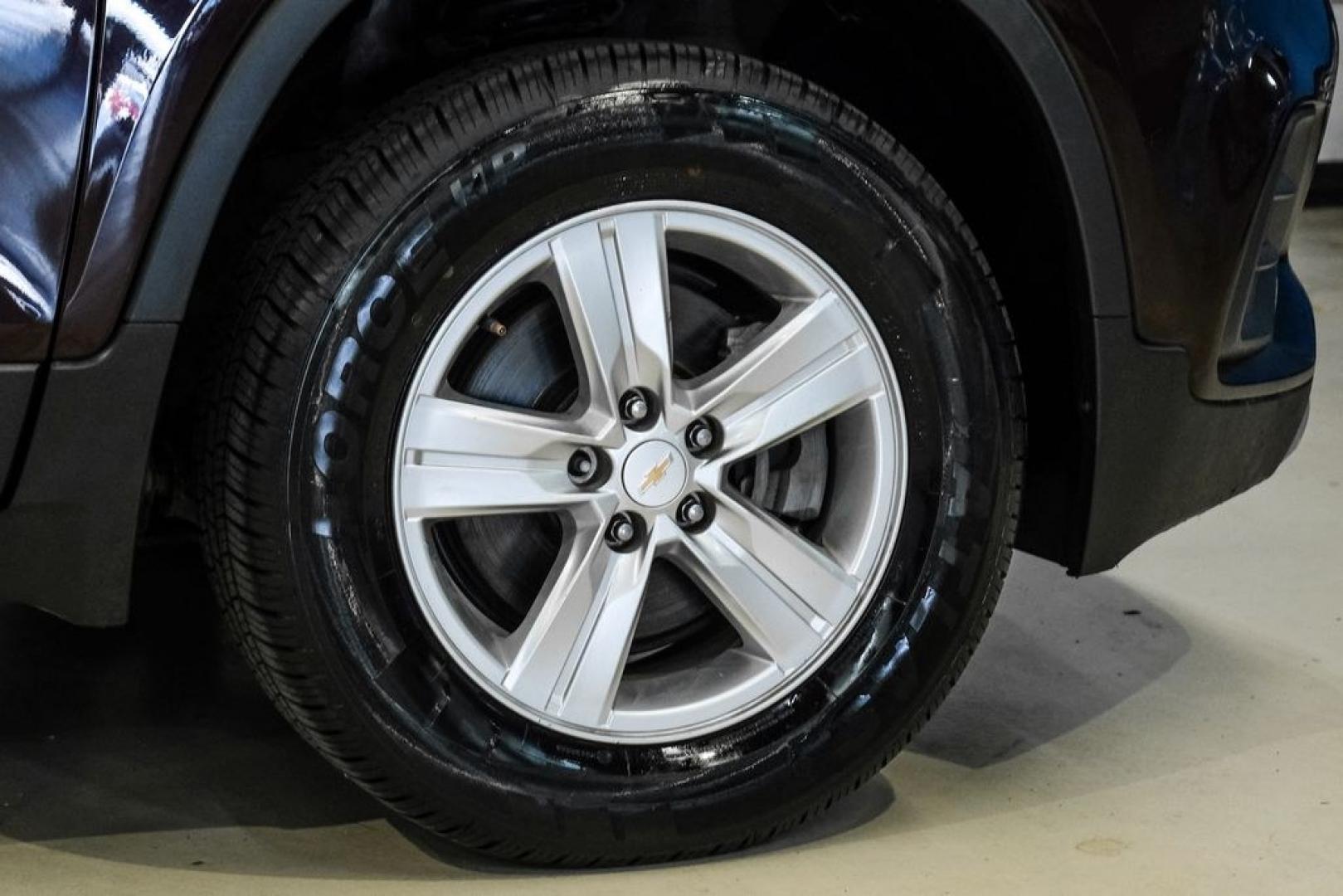 2022 Black Cherry Metallic /Jet Black Chevrolet Trax LT (KL7CJPSM4NB) with an Turbo 1.4L VVT DOHC 4-Cylinder DI SIDI engine, Automatic transmission, located at 15300 Midway Rd., Addison, TX, 75001, (972) 702-0011, 32.958321, -96.838074 - Photo#58