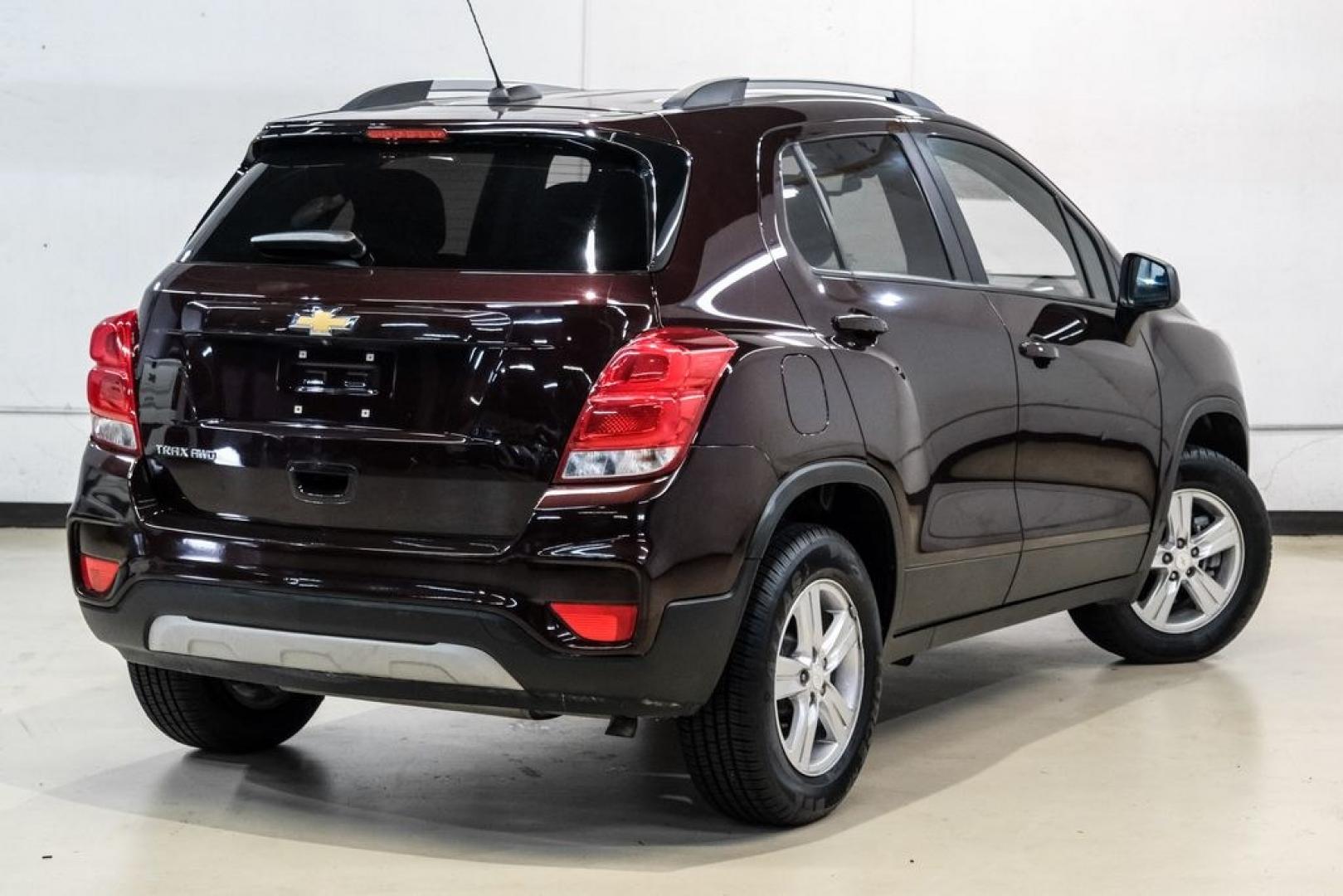 2022 Black Cherry Metallic /Jet Black Chevrolet Trax LT (KL7CJPSM4NB) with an Turbo 1.4L VVT DOHC 4-Cylinder DI SIDI engine, Automatic transmission, located at 15300 Midway Rd., Addison, TX, 75001, (972) 702-0011, 32.958321, -96.838074- Photo#7
