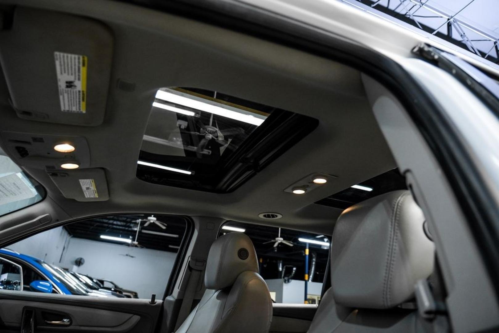 2017 Summit White /Dark Titanium/Light Titanium Chevrolet Traverse Premier (1GNKRJKD3HJ) with an 3.6L V6 SIDI engine, Automatic transmission, located at 15300 Midway Rd., Addison, TX, 75001, (972) 702-0011, 32.958321, -96.838074 - Photo#4